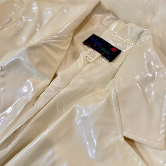 Tripp NYC *RARE!* 1980s Ivory Vinyl Leather Belted Coat - Picture 8 of 16